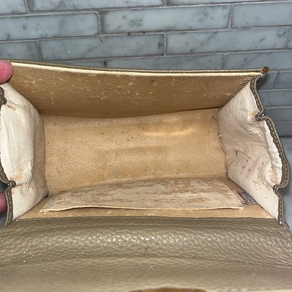 Vintage Dooney and Bourke AWL 90s Mini  Crossbody  6.5” tall  7.5”wide  3” deep - Picture 6 of 10